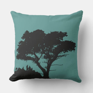 Coussin Famille Silhouette par grand arbre Vintage