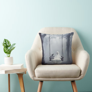 Coussin Fantôme Sur Une Chaîne Avec Corbeau