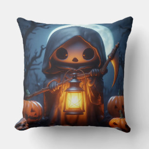Coussin Faucheuse mignonne avec lanterne parmi des citroui