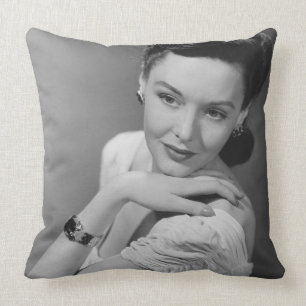 Coussin Femme dans la robe de soirée