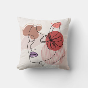 Coussin Femme d'art en ligne avec papillon et formes abstr