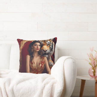 Coussin Femme majestueuse avec tigre/Art fantastique de lu