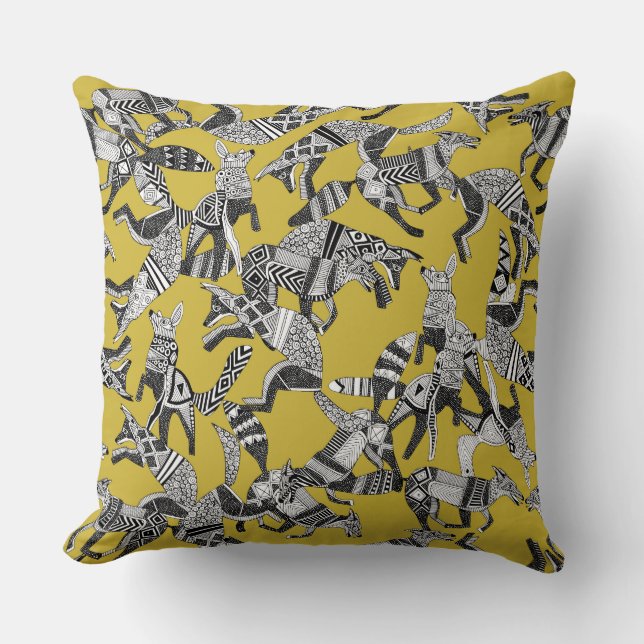 Coussin fête du renard des bois jaune ocre (Recto)