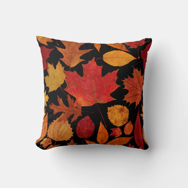 Coussin Feuille d'automne sur le noir (Recto)