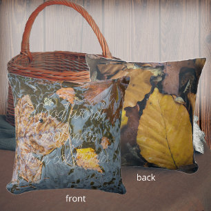 Coussin Feuilles d'automne dans le courant forestier