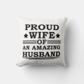 Coussin fière épouse d'un mari incroyable (Recto)