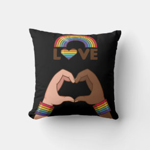 Coussin Fierté LGBT+. Amour arc-en-ciel. Cœur.       