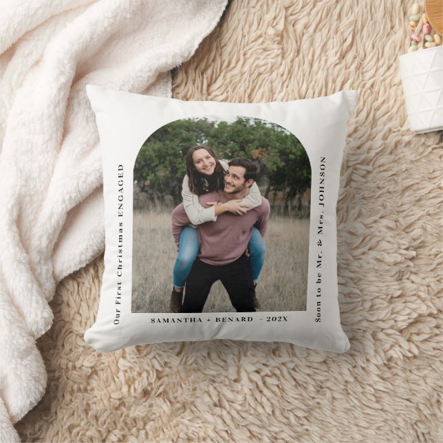 Coussin First Christmas Engaged Couples Photo Arch (Couverture)