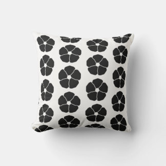 Coussin Five-Petal Black Flower