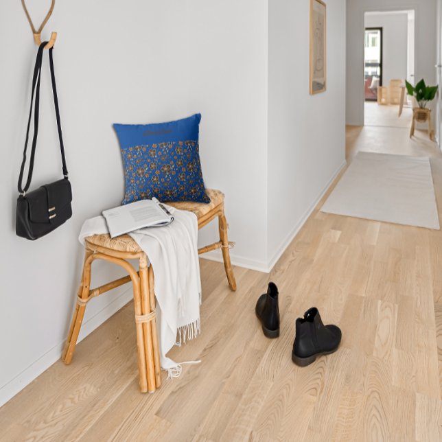 Coussin Fleur bleu foncé Cadeau parfait pour son nom (Créateur téléchargé)