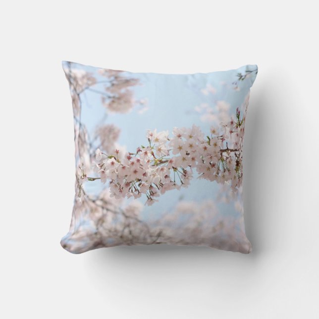 Coussin Fleur de cerisier blanc sous ciel bleu clair en m (Recto)