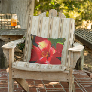 Coussin Fleur d'Hibiscus rouge au soleil