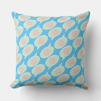 Coussin Fleur rose pâle en formes elliptiques