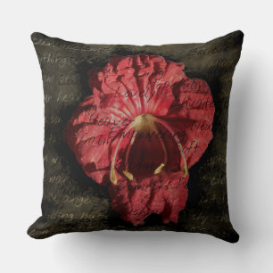 Coussin Fleur rouge sur texte grunge