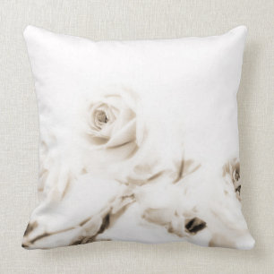 Coussin Fleur vintage de rose blanc