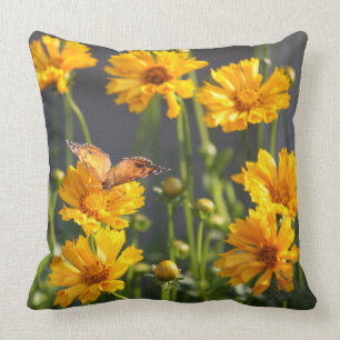 Coussin fleuri par jaune