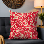 Coussin Fleurs botaniques chic et florale élégantes en or<br><div class="desc">Red Gold Elegant Floral Chic Botanical Flowers Modern Throw Pillow Cushion présente un motif floral abstrait rouge et or élégant et élégant. Parfait pour le décor de maison ou comme cadeau d'anniversaire,  la fête des mères ou Noël. Conçu par Evco Studio www.zazzle.com/store/evcostudio</div>