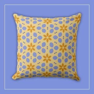 Coussin Fleurs botaniques jaunes et bleues sur Fille Flora