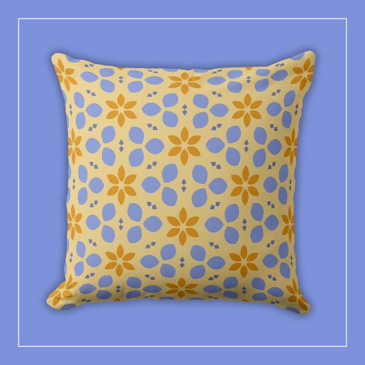 Coussin Fleurs botaniques jaunes et bleues sur Fille Flora