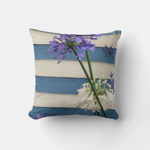 Coussin Fleurs D'Allium Blanches Et Mauves Sur Des Bandes