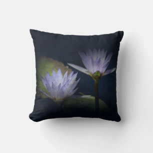 Coussin Fleurs de lotus en art numérique bleu de minuit