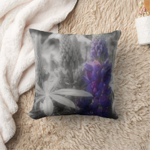 Coussin Fleurs de lupine violette