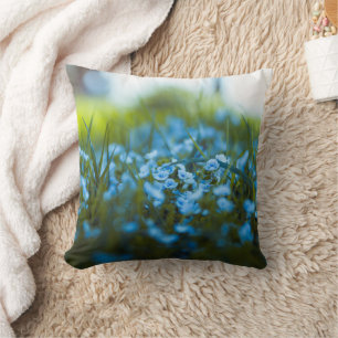 Coussin Fleurs de printemps sur le terrain