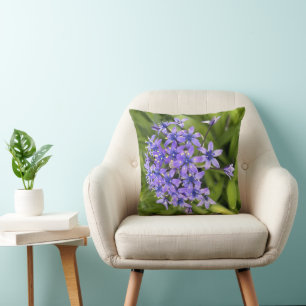 Coussin Fleurs de Scille du Pérou en gros plan, photo de n