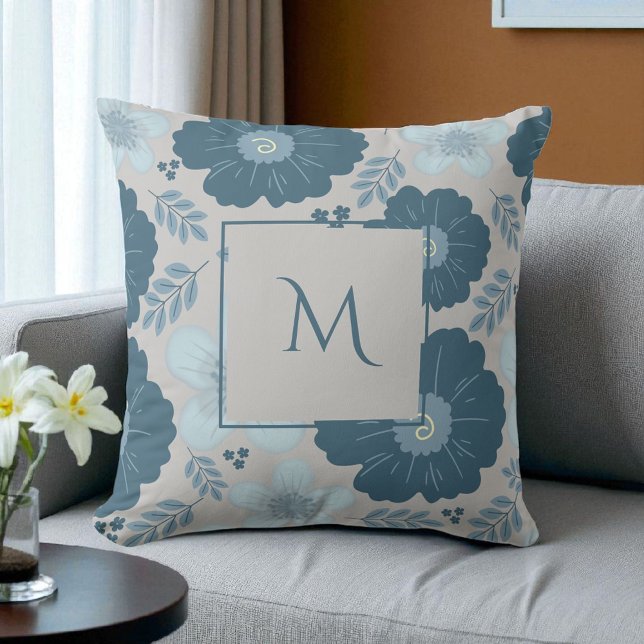 Coussin Fleurs de style aquarelle argent bleu script (Créateur téléchargé)