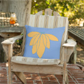 Coussin Fleurs dorées sur fond bleu bleuet (Chaise)