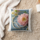 Coussin Fleurs élégantes et perles (Couverture)