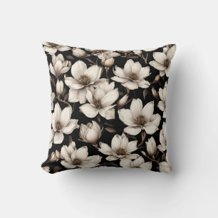 Coussin Fleurs florales modernes de Magnolia sur noir