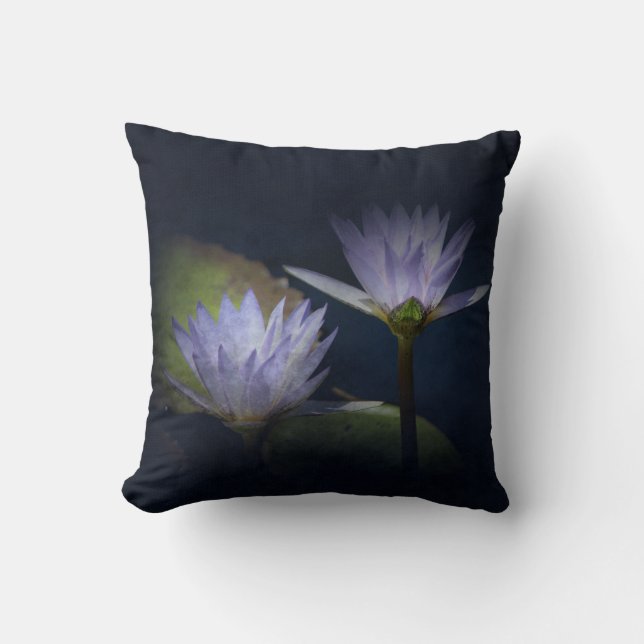 Coussin Fleurs Lotus dans Art numérique bleu nuit (Recto)