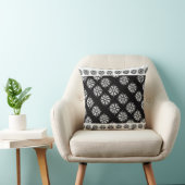 Coussin Fleurs noires et blanches (Chaise)