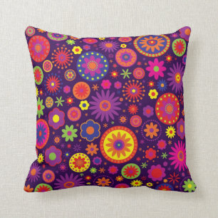 Coussin Fleurs pourpres hippies d'arc-en-ciel
