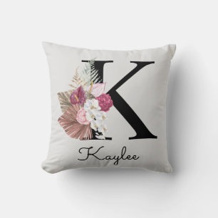 Coussin Fleurs rose initiales K monogrammées