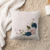 Coussin fleurs roses bleu marine  (Couverture)