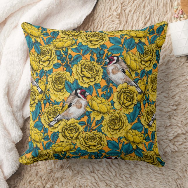 Coussin Fleurs roses et oiseaux dorés (Couverture)