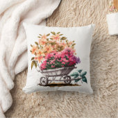 Coussin Fleurs roses pêche dans un tonneau à roue blanche (Couverture)