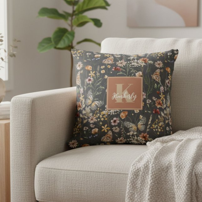 Coussin Fleurs sauvages bohèmes monogrammes gris charbon (Créateur téléchargé)