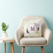 Coussin fleurs violettes feuilles vertes (Chaise)