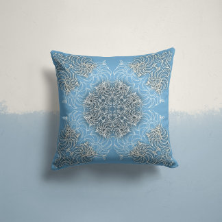 Coussin Fleurs Whisperantes dans le ciel bleu