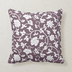 Coussin floral d'aubergine