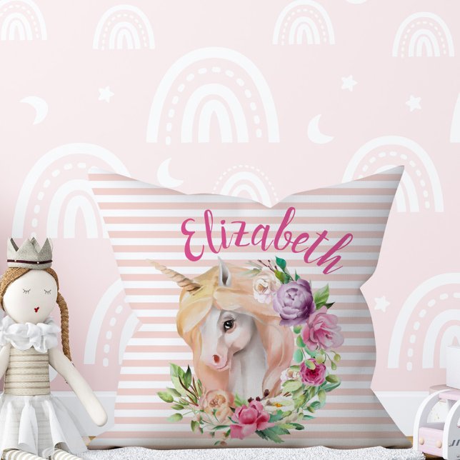 Coussin floral de licorne magique (Créateur téléchargé)