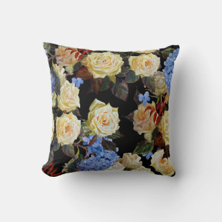 Coussin Floral motif moderne, roses blanches, hydrangée bl