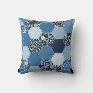 Coussin Floral, patchwork de denim : motif bleu.
