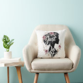 Coussin Floral Silhouette Just Do It on Throw Pillow (Chaise)