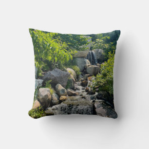Coussin Flux forestier paisible Cascade verdoyante