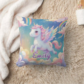 Coussin Flying Unicorn Rainbow Wings - Nom modifiable (Couverture)