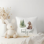 Coussin Forêt Animaux Des Bois Nous Pouvons Attendre<br><div class="desc">Présentant nos animaux de forêt boisée, nous pouvons attendre chèrement lancer l'oreiller - parfait pour une célébration mignonne et fantasque! Doté d'un thème moderne de forêt aquarelle avec d'adorables créatures comme le renard, l'ours brun, le lapin et le cerf, il est parfait pour une douche sans rapport avec le genre....</div>